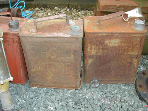 bensreckyard ebay photo Old petrol cans 3